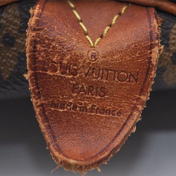 Louis Vuitton Monogram Speedy 30 Hand Bag - Picture 8 of 15